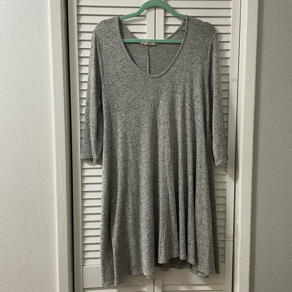 Grey, long sleeved dress!